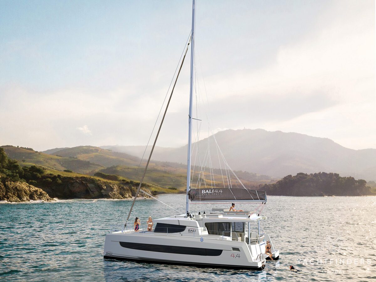 BUY A SHARE IN A BALI 4.4 CATAMARAN AND START THE ADVENTURE OF YOUR LIFE