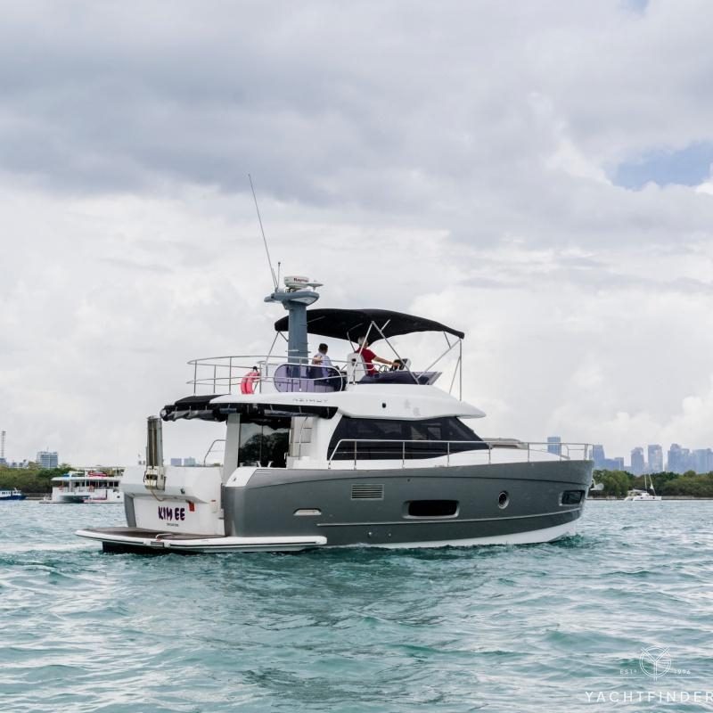 Alternative view of Azimut Magellano 43 2017